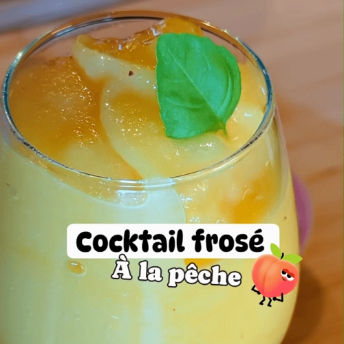 Cocktail glacé rosé et pêches (Frosé)