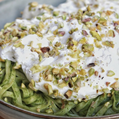 Pâtes aux épinards et burrata