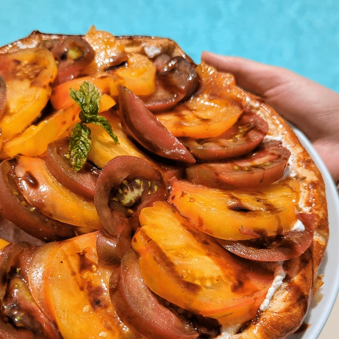 Tarte à la tomate, moutarde et crème de ricotta